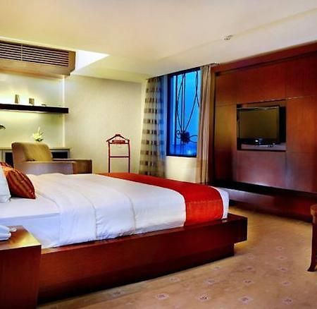 Grand Aston City Hall Medan Exterior photo