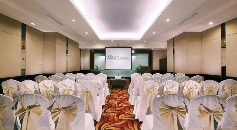 Grand Aston City Hall Medan Exterior photo
