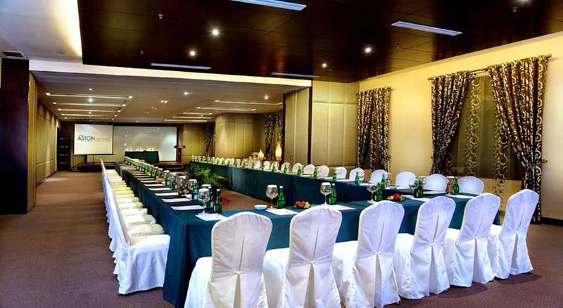 Grand Aston City Hall Medan Exterior photo