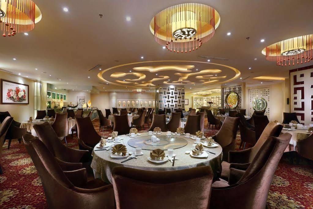 Grand Aston City Hall Medan Exterior photo