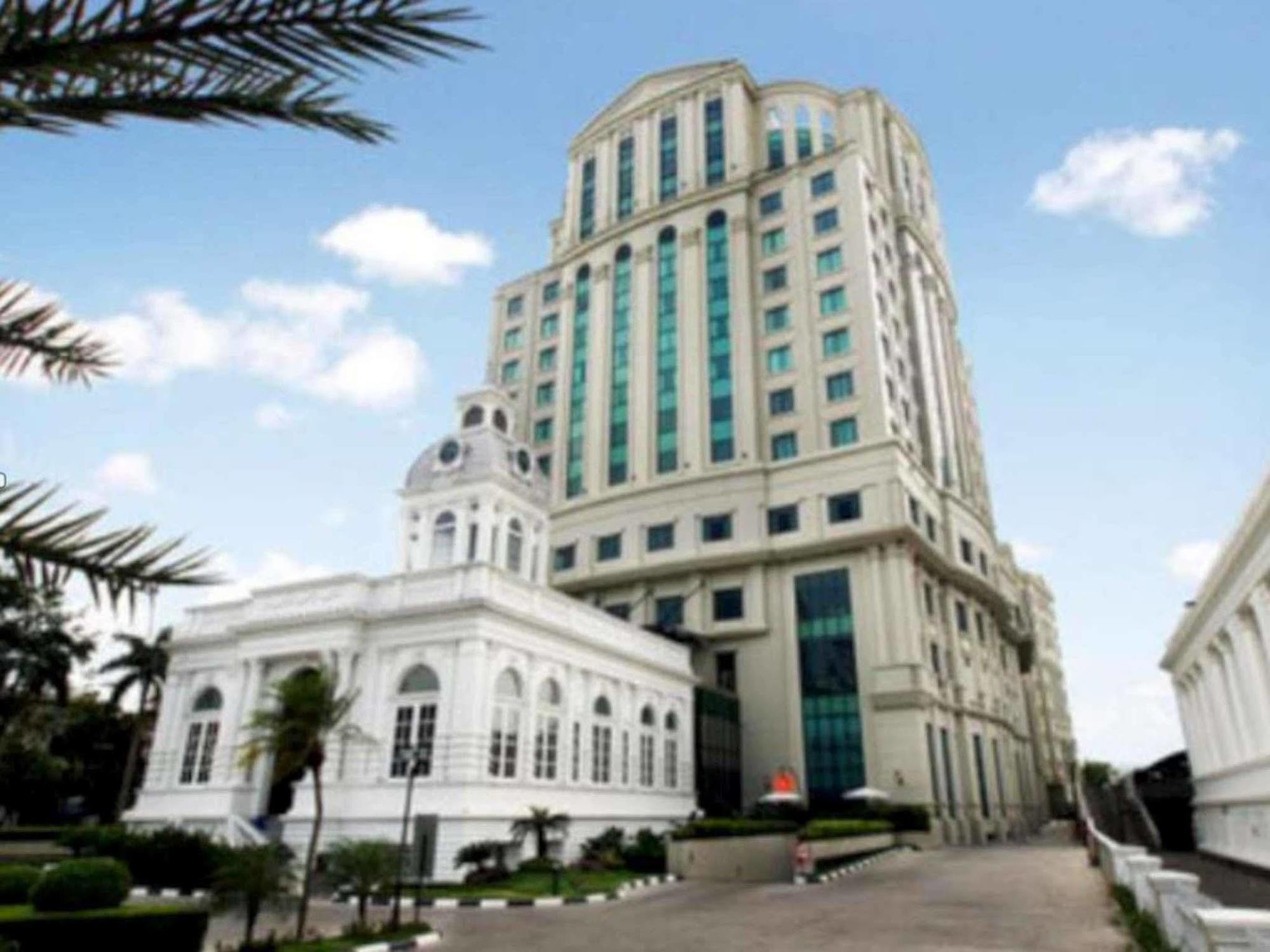 Grand Aston City Hall Medan Exterior photo